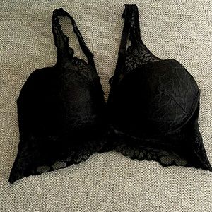 Victoria’s Secret PINK bralette!! Stunning black lace detail size MED!
